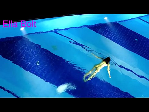 ❤️ මට නැරඹීම නැවැත්විය නොහැක, තරුණ රන්වන්තිය ELLA BOLT නිවාඩු නිකේතනයේ තටාකයේ නිරුවතින් පිහිනීමට හසු විය ️   අපෙන්% si.fuxporn-com.ru% ❌️❤